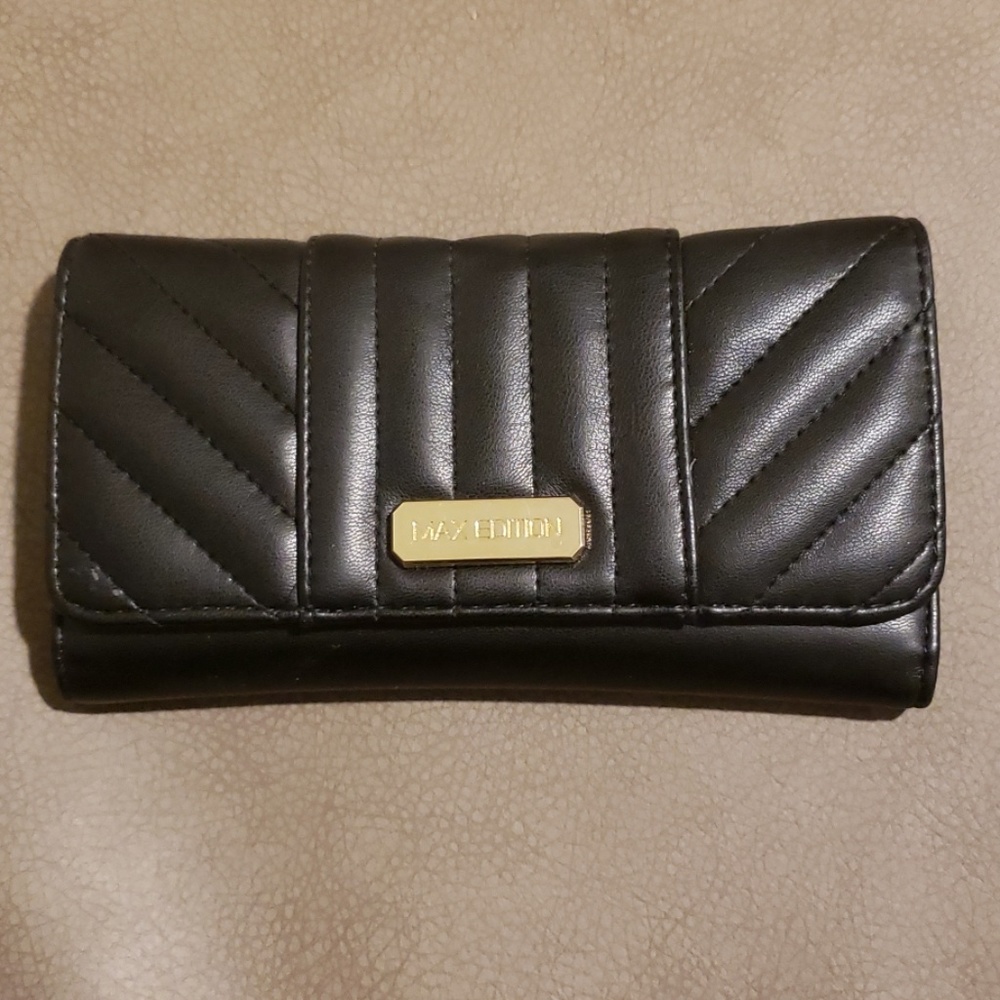 Max Edition Wallet - Picture 1 of 4